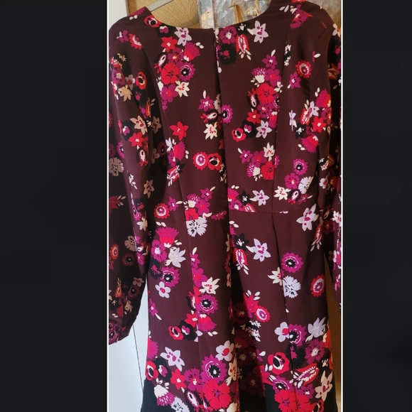 Ann Taylor Burgundy Floral Midi dress Size 8 - Picture 3 of 4